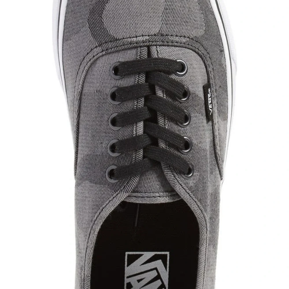 Vans | Limited Edition Authentic Sneaker (camo)